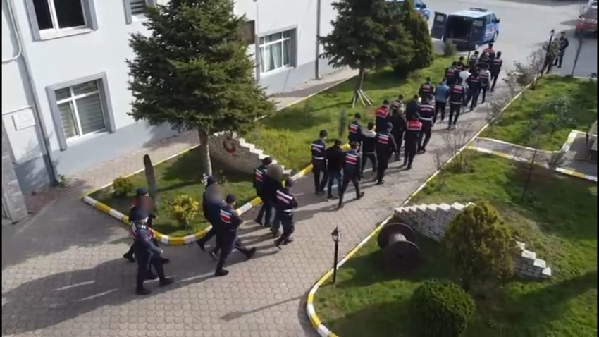 Sahte kadın profiliyle hesap açtılar! Tehdit ve şantajla milyonluk vurgun