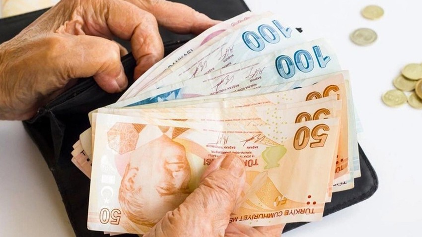 Emekli vatandaşlara 4000 TL'lik Ramazan Bayramı ikramiyesinden sonra yeni müjde! 12 bin 500 TL promosyon alanlar üzülmesin