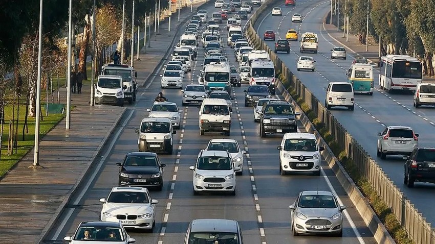 Trafikte orta şerit yasaklandı iddiası gündem olmuştu! DMM'den açıklama geldi