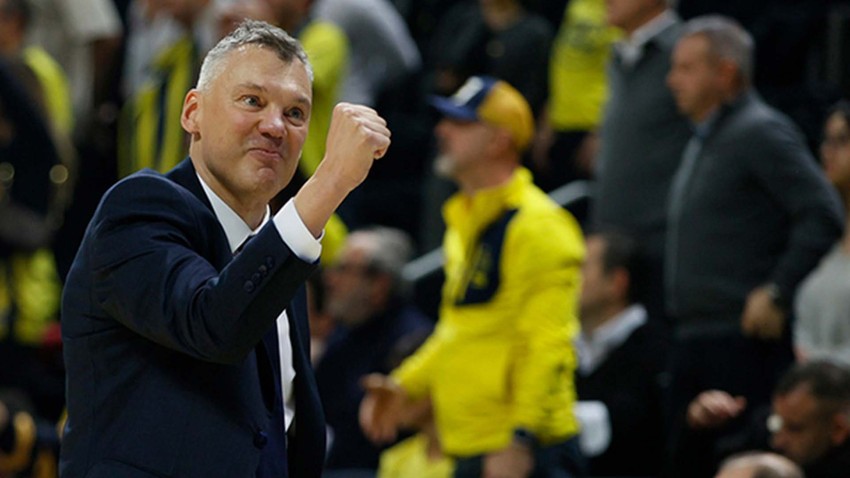 Fenerbahçe Beko başantrenörü Jasikevicius’a büyük onur! Resmen tarihe geçti