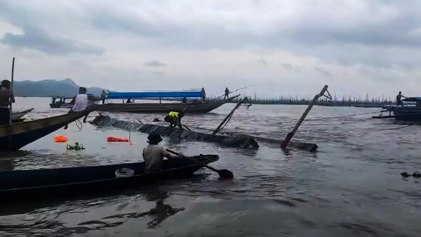 Filipinler'de gemi alabora oldu: 4 ölü