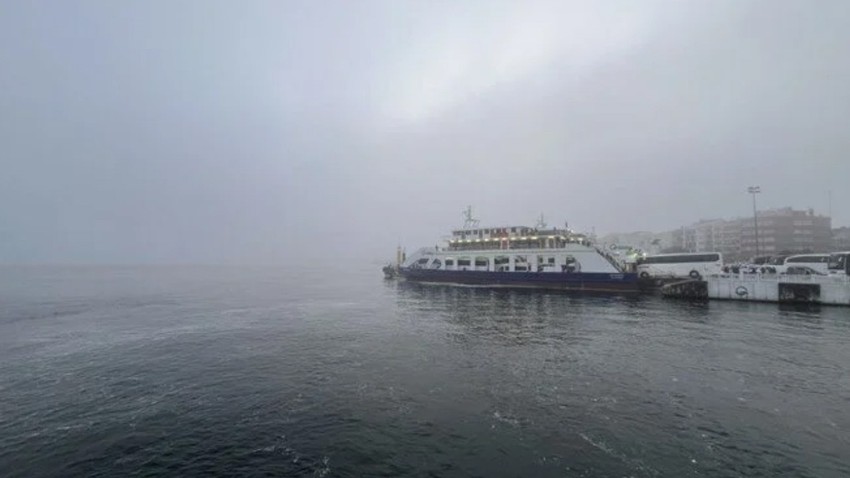 Yoğun sis nedeniyle Çanakkale Boğazı transit gemi geçişine kapatıldı