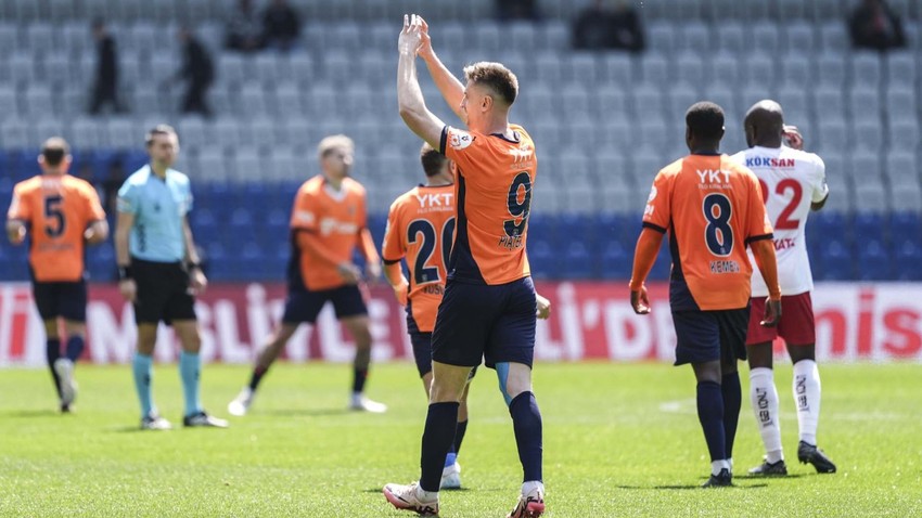 3 gol, 3 kırmızı kart! Başakşehir- Gaziantep maçı nefes kesti!