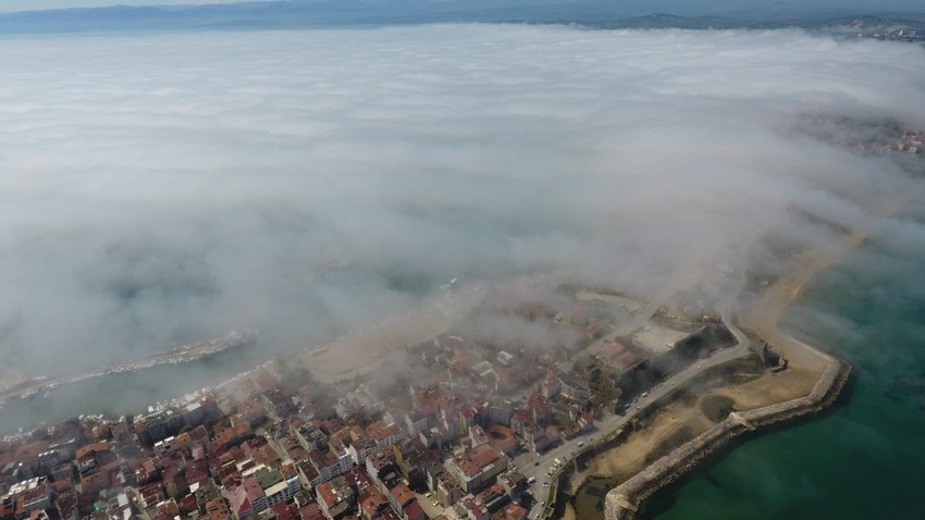 Sinop'ta 2 gündür etkisini sürdürüyordu. Güneşin doğuşu ile birlikte yeniden tüm kenti sardı