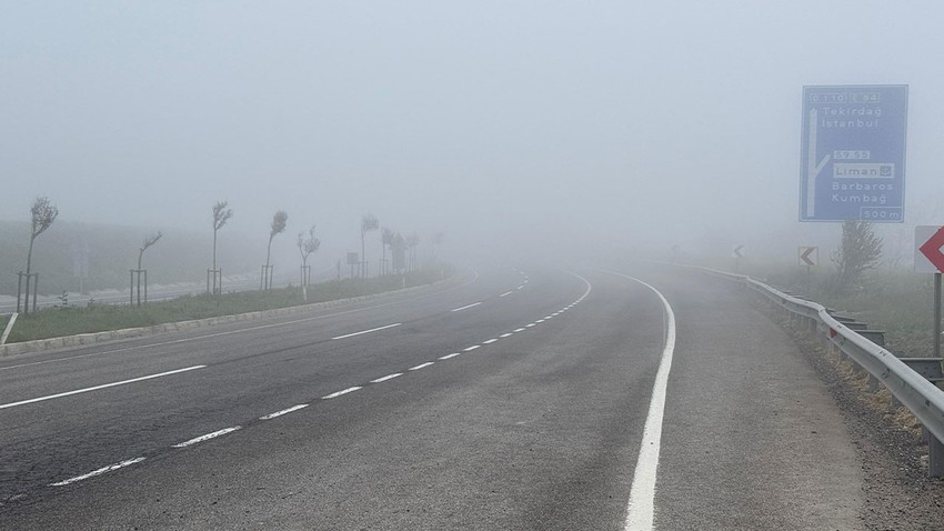 Tekirdağ'da sabah saatlerinde yoğun sis etkili oldu. Görüş mesafesi 20 metreye kadar düştü