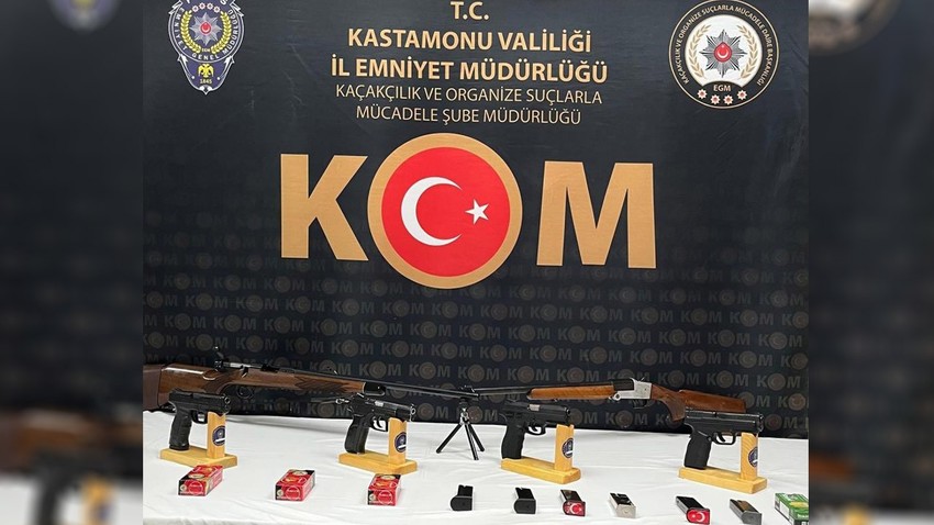 Kastamonu'da silah operasyonu: Çok sayıda silah ve mühimmat ele geçirildi! 4 gözaltı