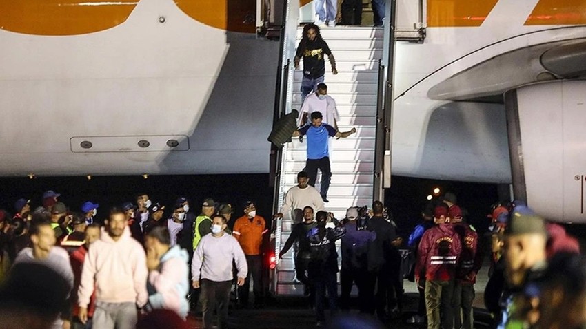ABD'den sınır dışı edilen 318 Venezuelalı ülkesine geri döndü!