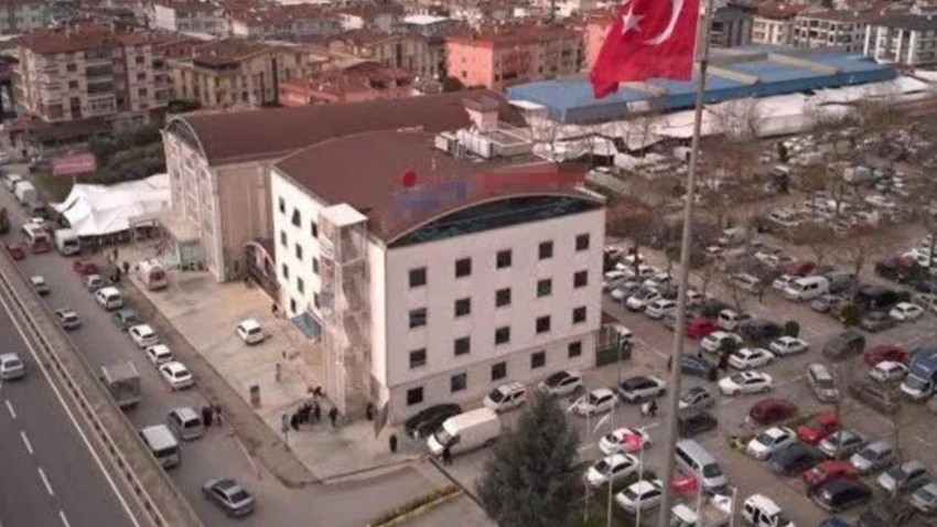 Şoke eden iddia! Koridor açmak için hastanenin kolonlarını mı kestiler?