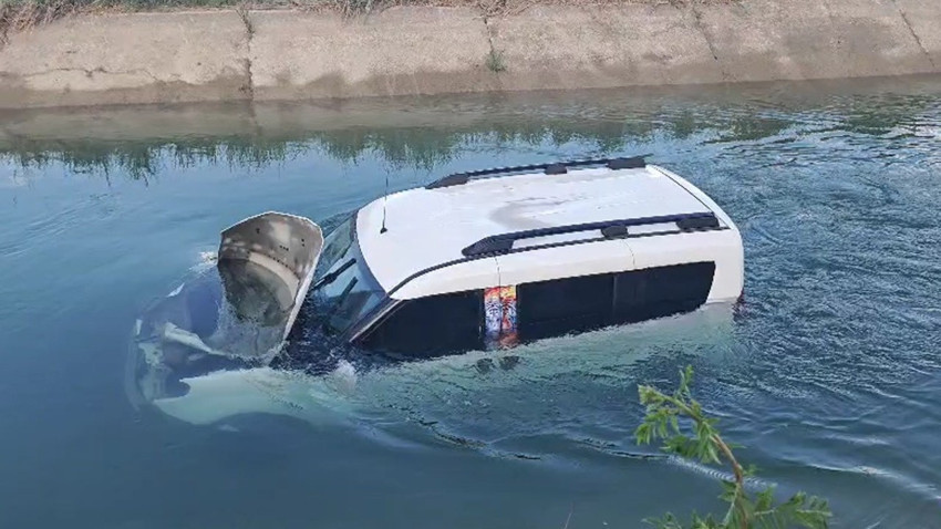 Adana'da akılalmaz olay! Araçla suluma kanalına uçtu: Yardımları reddedip tehdit etti
