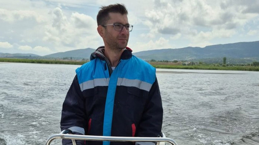 Beyşehir Gölü’nde kaçak avcılığın önüne geçiliyor. Sualtına gizlenmiş filika ele geçirildi