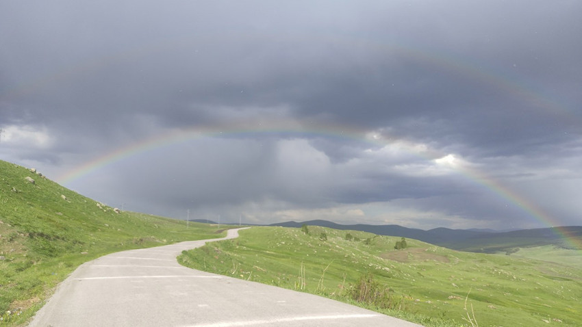 Ardahan Göle’de yağmur sonrası gökkuşağı görsel şölen yarattı