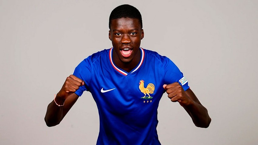 Chelsea’den defansa 19'luk transfer! 2033 yılına kadar sözleşme imzalandı