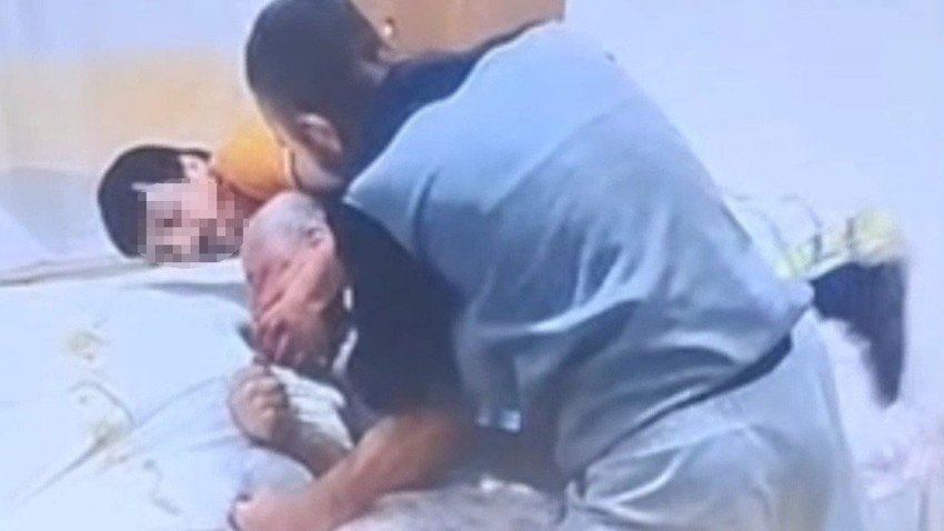Akılalmaz işkence: Yaşlı adamı döverek öldürdüler! O anlarını kaydettiler... İşte o görüntüler