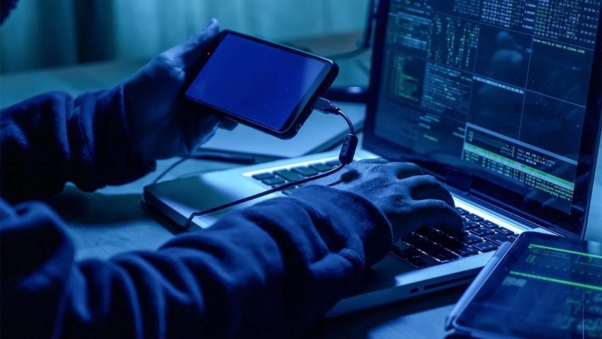 Hediye ettiği telefondan casus yazılım çıktı! Yargıtay kararını verdi