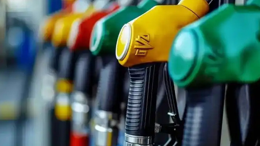 Akaryakıta dev çifte indirim! Benzin, motorin, LPG’de tabela değişti… Uzman isim ilk sinyali verdi
