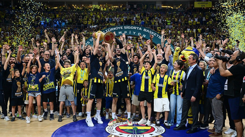 5 maçlık final serisi bitti! Beşiktaş'ı yenen Fenerbahçe Beko şampiyon