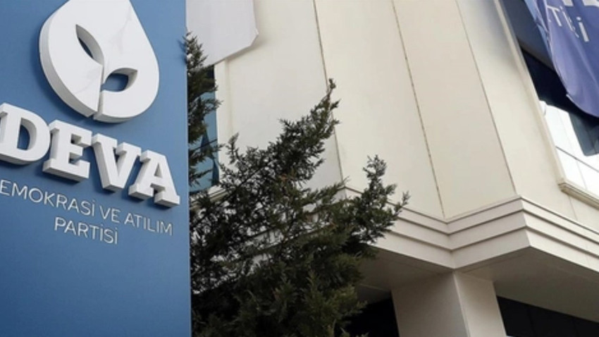 DEVA Partisi'nde çifte istifa