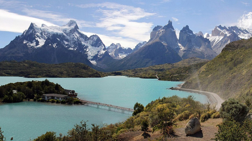 Şili’deki Patagonya'da buzullar ve dağların büyülü manzarası