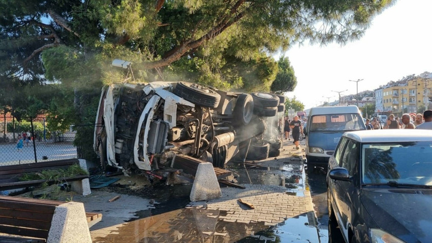 Freni patlayan kamyon dehşet saçtı! 4 otomobile çarptı: Yaralılar var