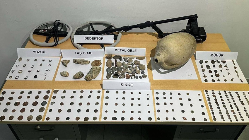 Mersin'de tarihi eser operasyonu: 250 sikke ve 404 tarihi obje ele geçirildi