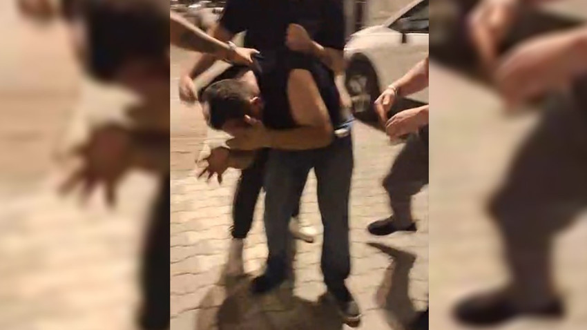 Kadınları taciz eden şahıs önce linç edildi, sonra tutuklandı!