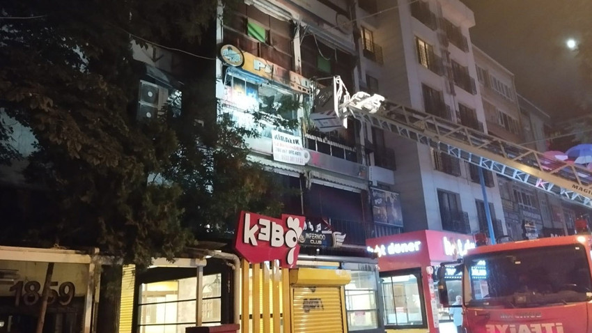 Ankara'da 4 katlı binada korkutan yangın