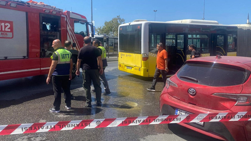 Kadıköy’de İETT otobüsünün motor kısmında yangın çıktı