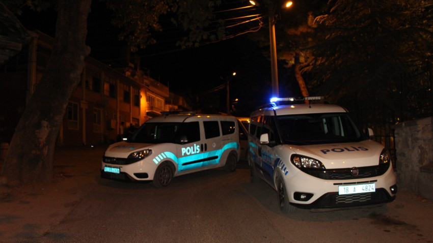 Seyyar satıcılardan zabıtalara bıçaklı saldırı: 2 yaralı, çok sayıda gözaltı