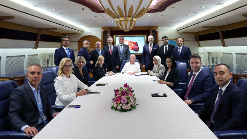 Cumhurbaşkanı Erdoğan Çin dönüşü uçakta gazetecilerin sorularını yanıtladı: "Henüz buna hazır değiller"