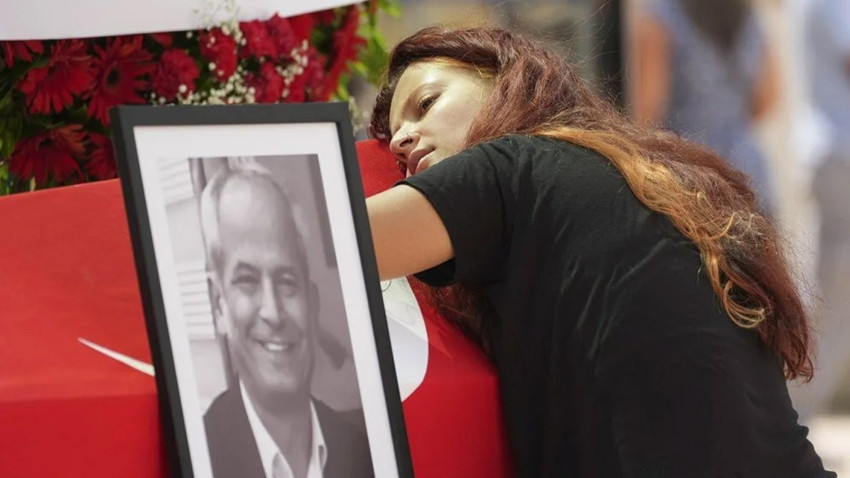 İstanbul'da restoranda bıçaklı saldırıya uğrayarak hayatını kaybetmişti! Cumhuriyet Savcısı Ercan Kayhan son yolculuğuna uğurlandı