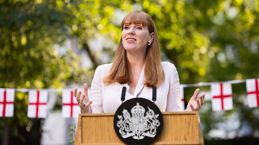 Avrupa ülkesinde kriz: Skandalın merkezindeki isim istifa etti!