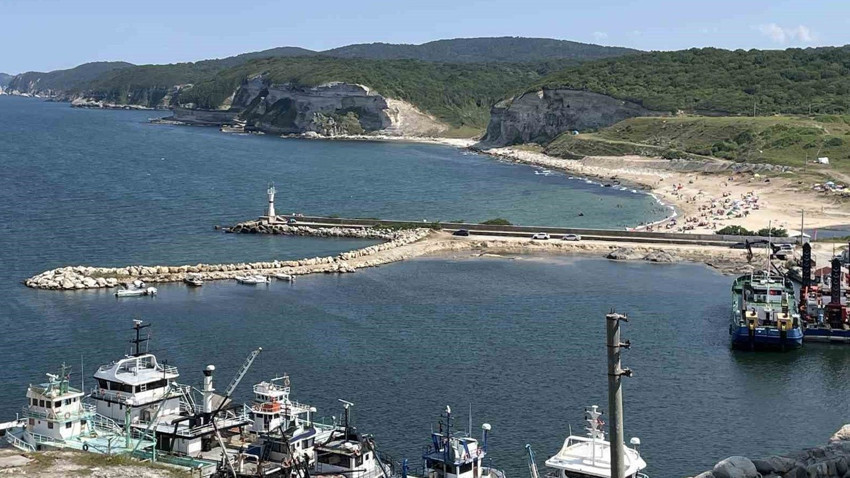 Kırklareli'nde olumsuz hava şartları nedeniyle denize girmek yasaklandı