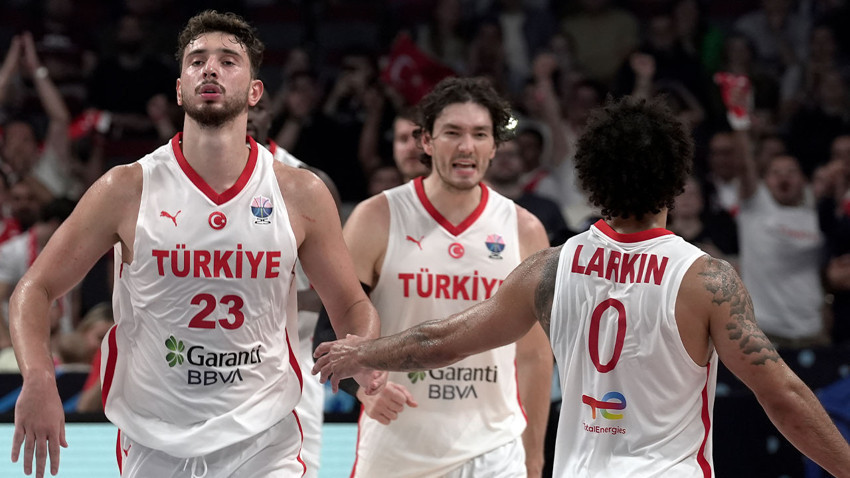 Milyonlar sizinle! 12 Dev Adam yarı final için sahaya çıkacak!