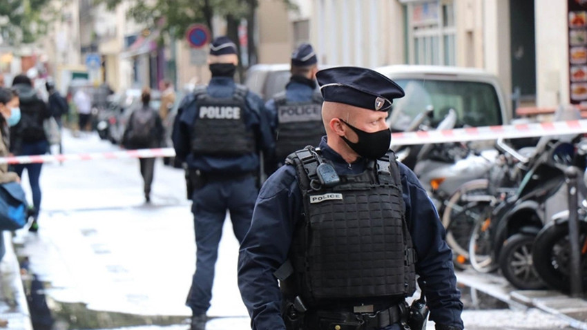 Fransa'da okula bıçaklı saldırı! Yaralılar var