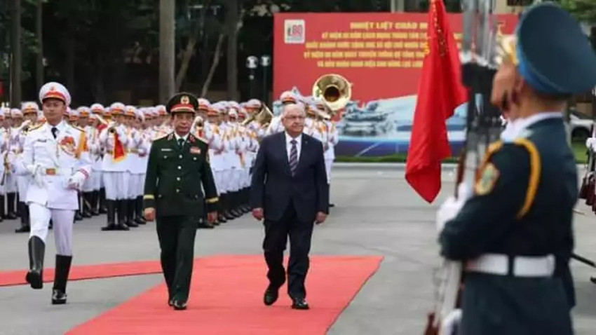 Milli Savunma Bakanı Güler Vietnam’da resmi ziyarette