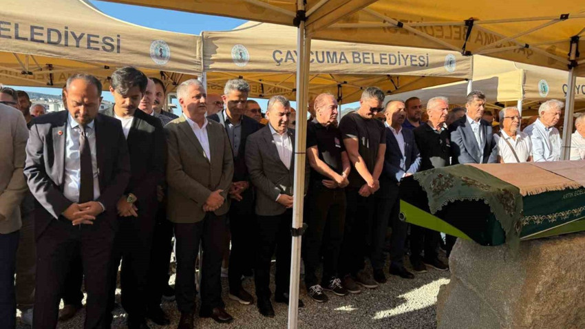 Tedavi görüyordu! Zonguldak'ta Belediye başkanının eşi son yolculuğuna uğurlandı