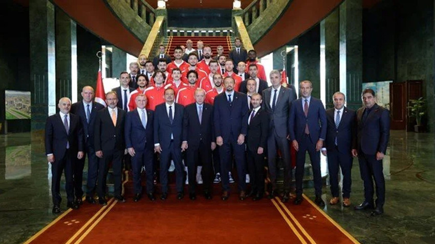 Cumhurbaşkanı Erdoğan, 12 Dev Adam'ı kabul etti