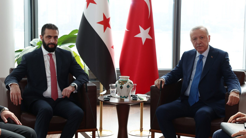 Cumhurbaşkanı Erdoğan'dan diplomasi trafiği: Suriye Cumhurbaşkanı Şara ile görüştü