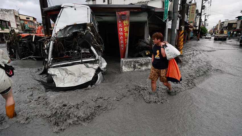 O ülkede sel felaketi: Çok sayıda ölü ve yaralı var!