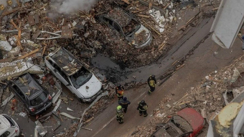 Rusya 12 saat boyunca bomba yağdırdı! Harabeye dönen Kiev havadan görüntülendi