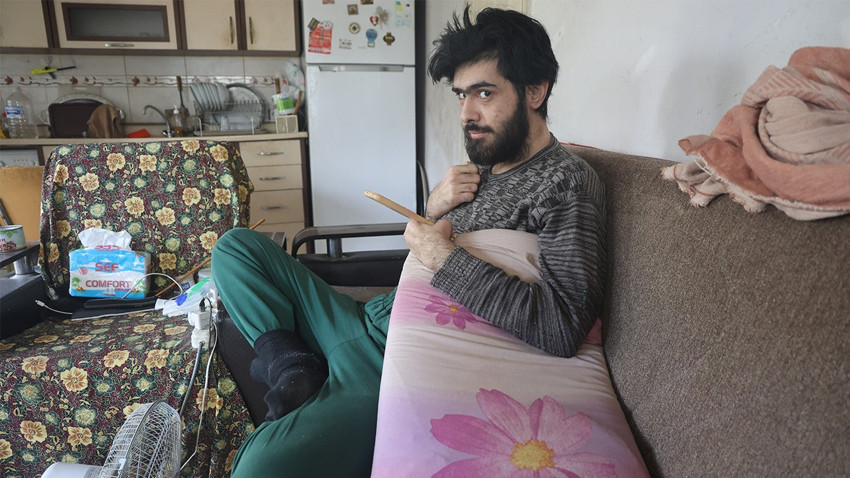 Akıllara durgunluk veren olay! 3 yıldır ne duş alıyor ne evden çıkıyor