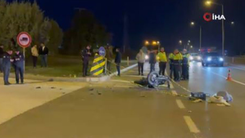 Motosiklet ile midibüs feci çarpıştı! Kurtarılamadı