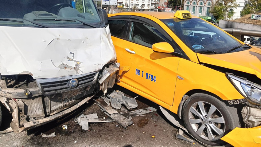 Ankara'da 6 araçlı zincirleme kaza: 6 kişi yaralandı