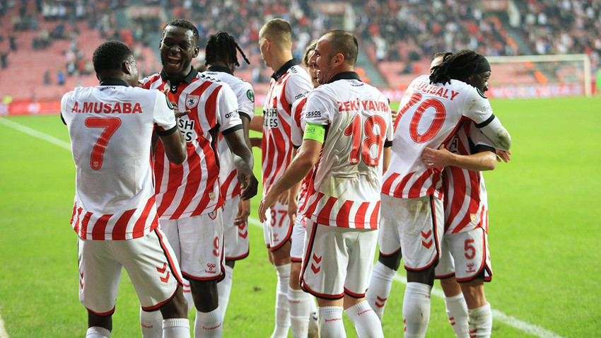 Karadeniz fırtınası Avrupa'da esiyor! Hamrun'u 3-0 ile geçen Samsun zirveye oturdu