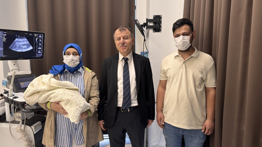 Elsiz ve ayaksız doğma ihtimali vardı! Mucize bebeğe anne karnında operasyon!