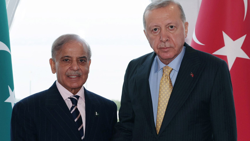 Cumhurbaşkanı Erdoğan, Bakü’de Pakistan Başbakanı Şerif'i kabul etti