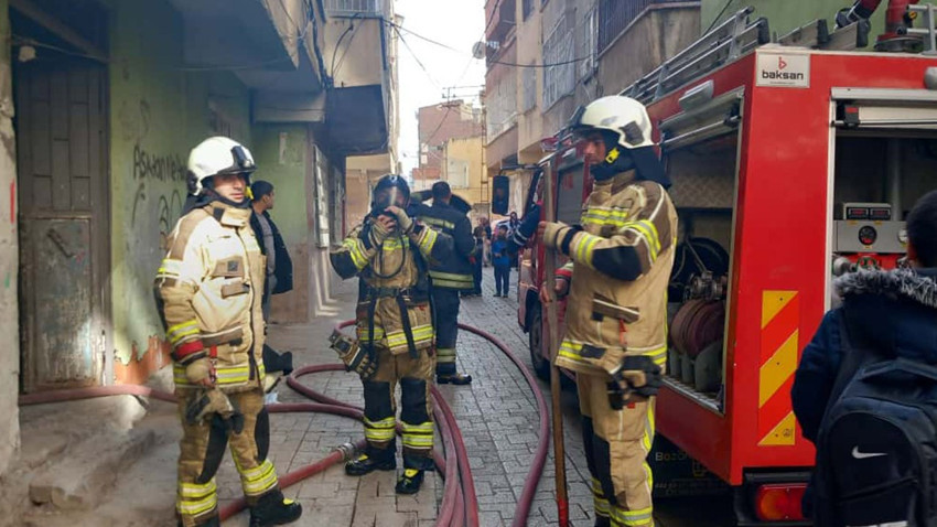 Diyarbakır'da 5 katlı apartmanda yangın! 13 kişi dumandan etkilendi