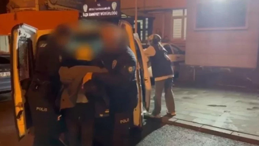 Kuyumcuya girdiler, sahte altın bozdurdular! 5 kişi yakalandı