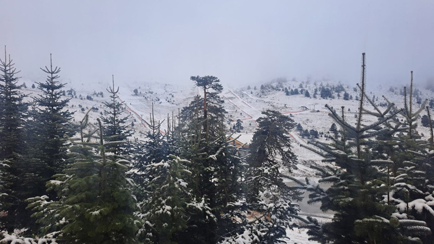 Bolu'nun yüksek kesimlerine kar yağdı