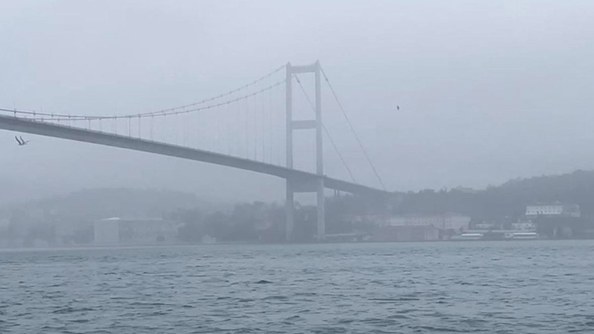 İstanbul Boğazı sis nedeniyle gemi trafiğine kapatıldı